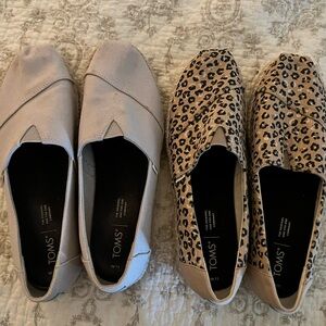 TOMS Women's Cream and Leopard Print Flats